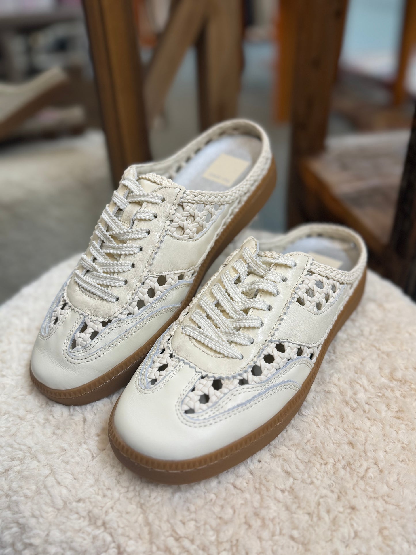 Notice Woven Slide