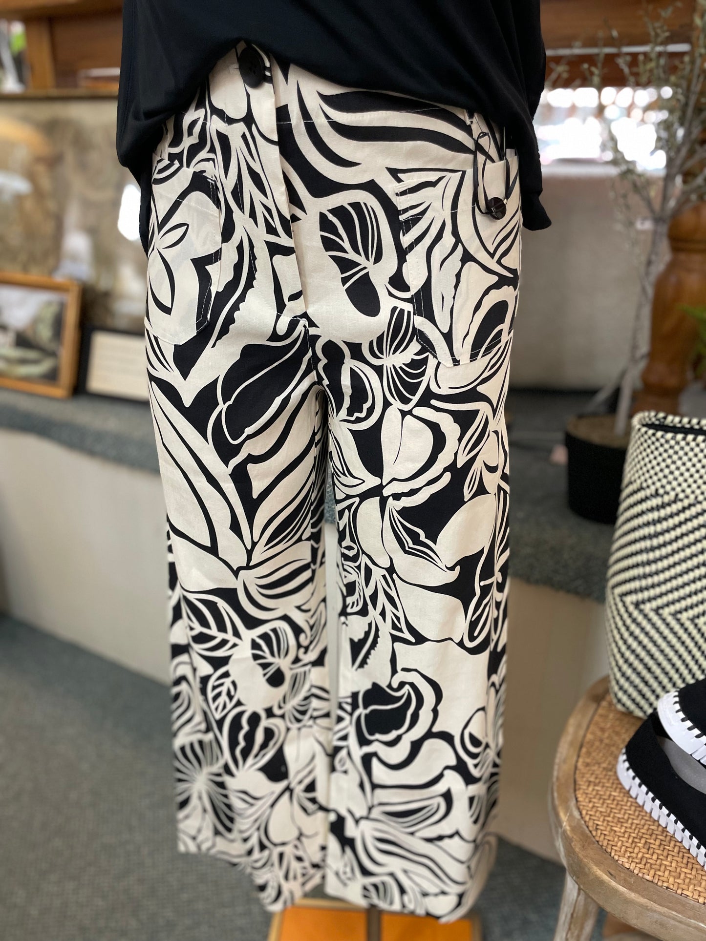 Charlie B Printed Crop Pants