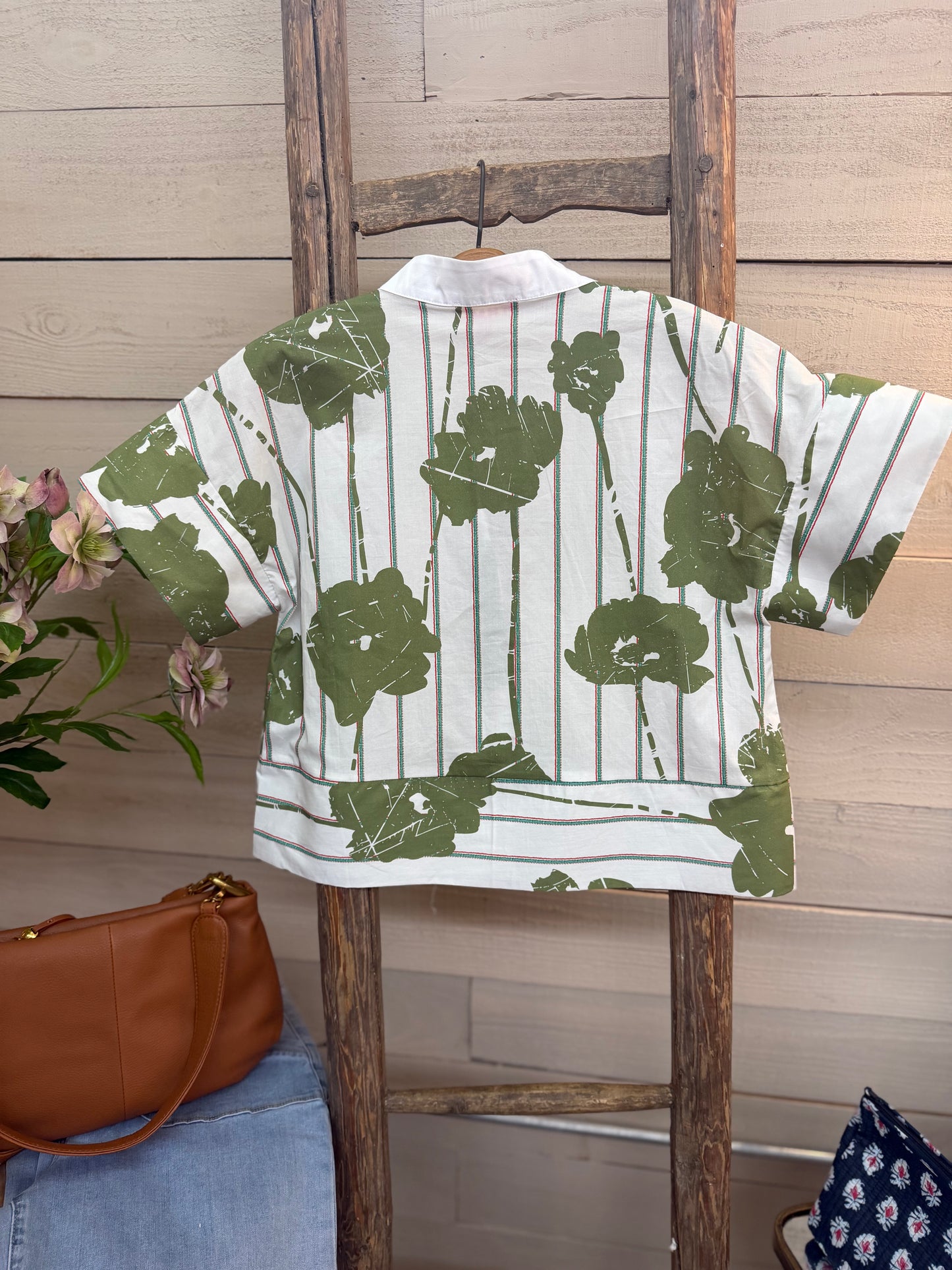 SS Pattern V-Neck Top