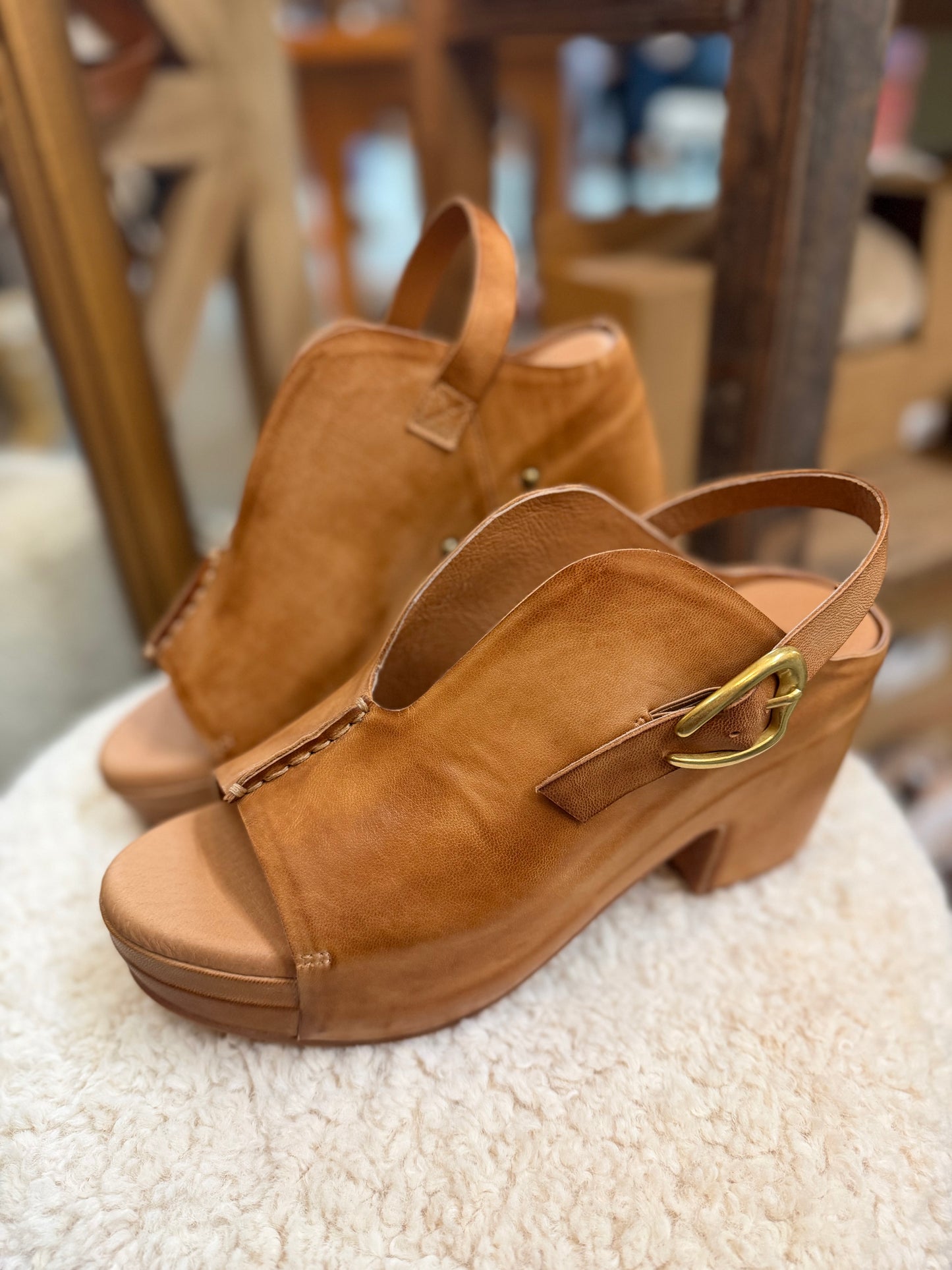 Mindy Platform Taupe