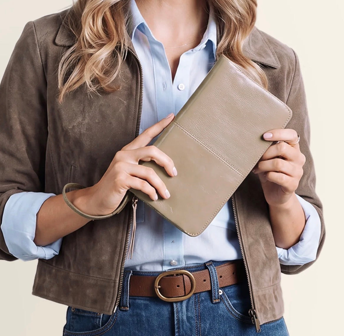 HOBO Evolve Wristlet