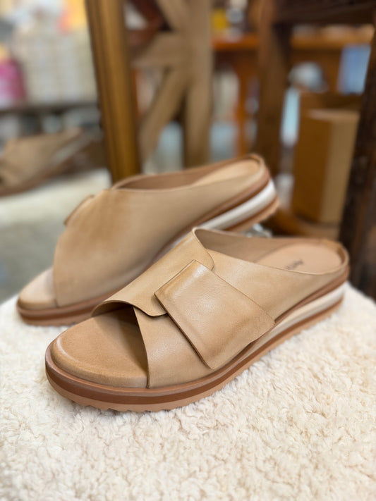Padme Low Wedge