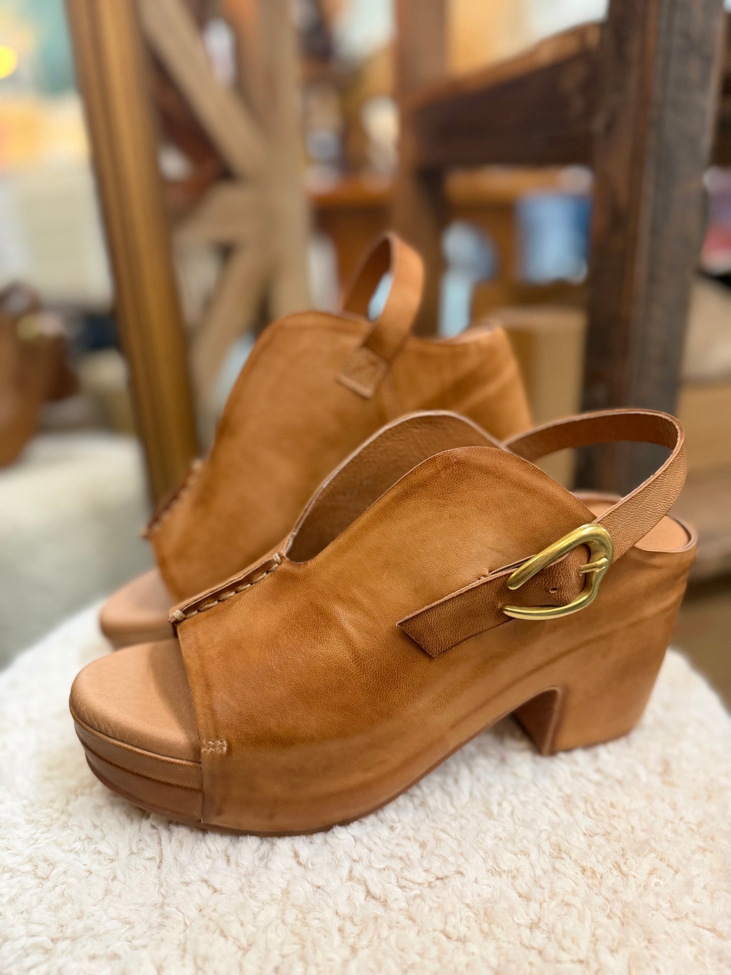 Mindy Platform Taupe