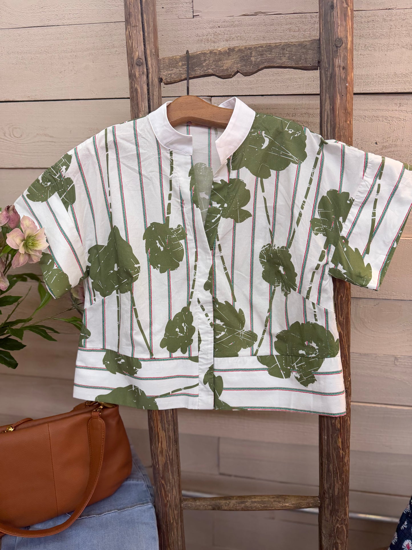 SS Pattern V-Neck Top