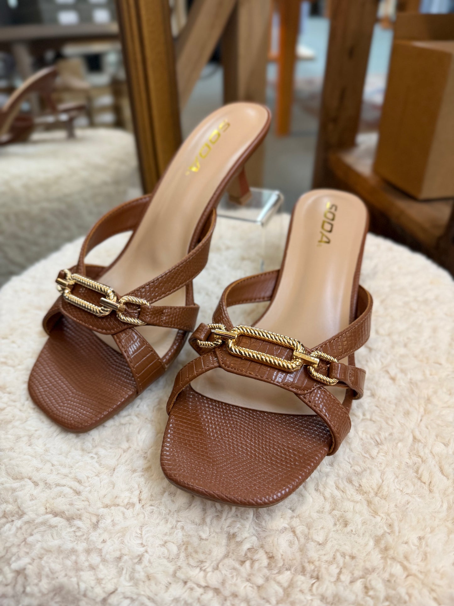 Huron Kitten Heel