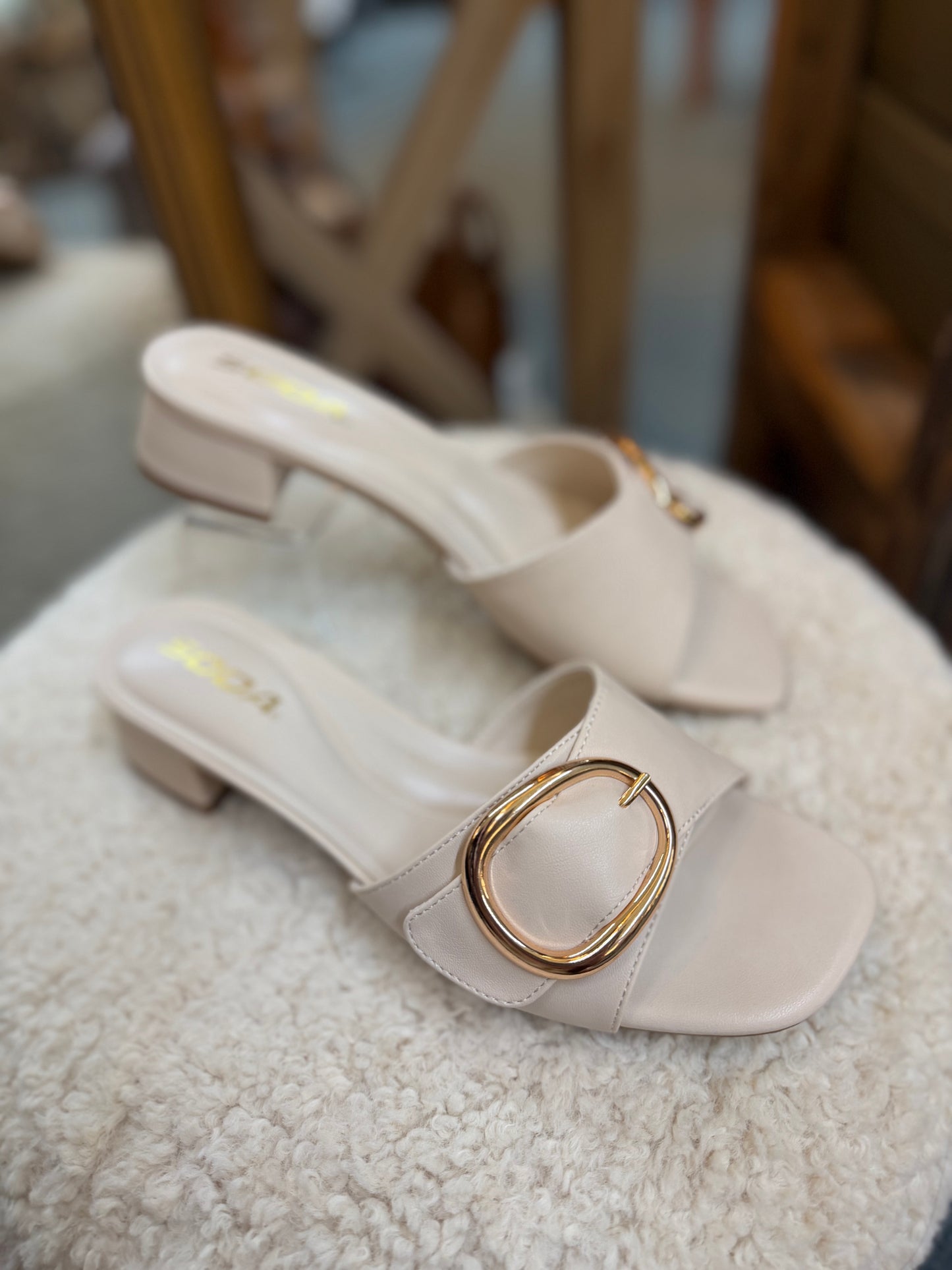 Uzona Wedge