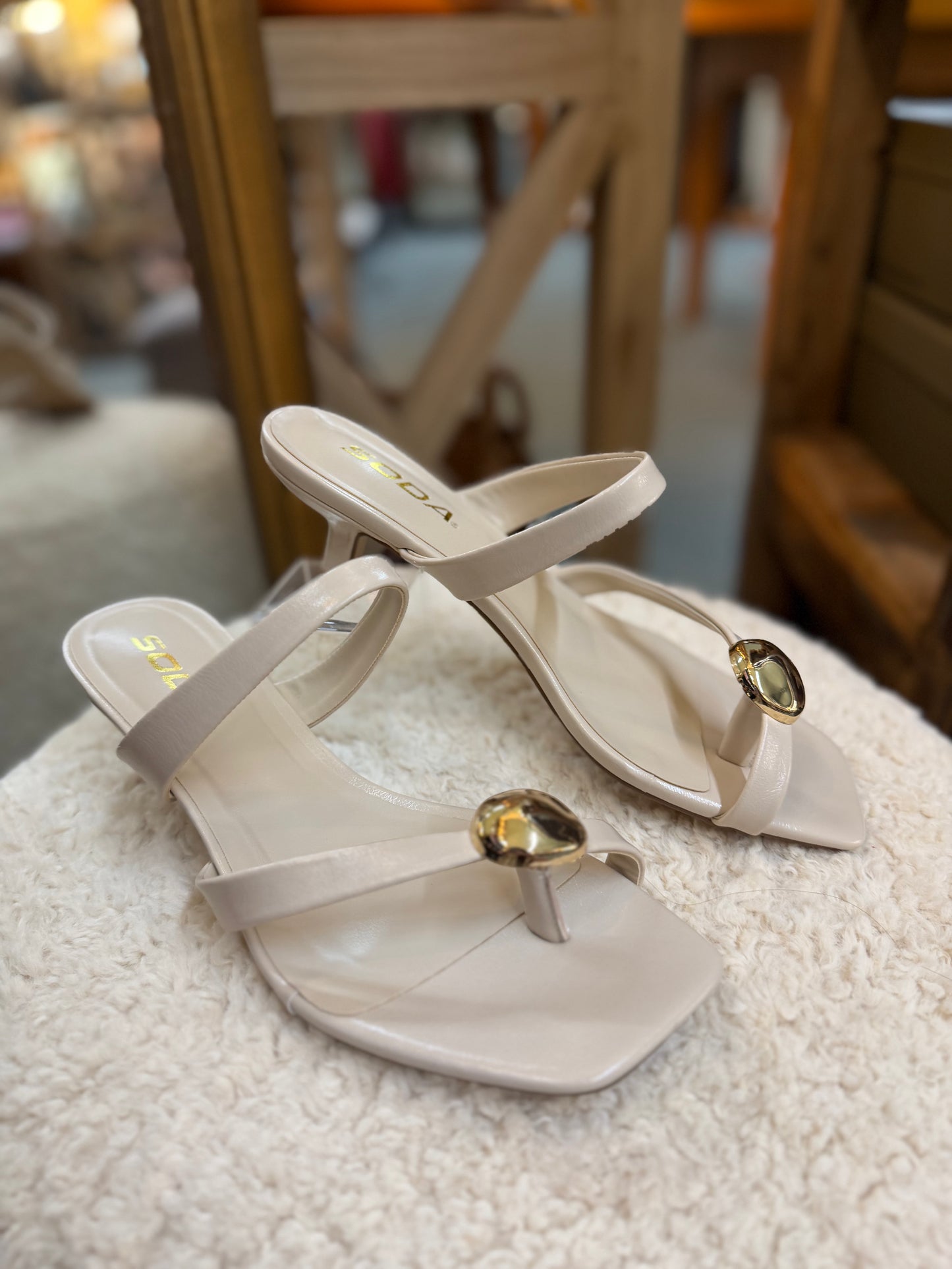 Vanity Kitten Heel
