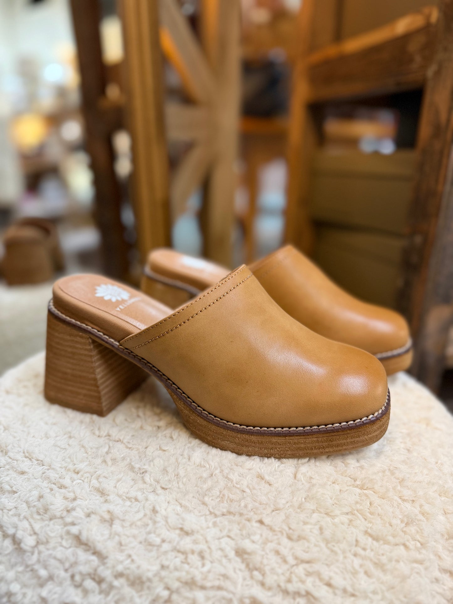 Ivaria Clog