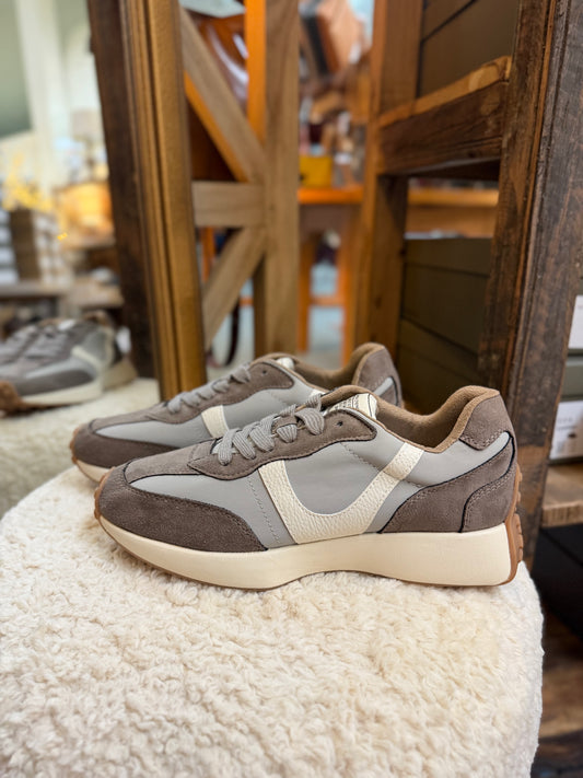 Howell Sneaker